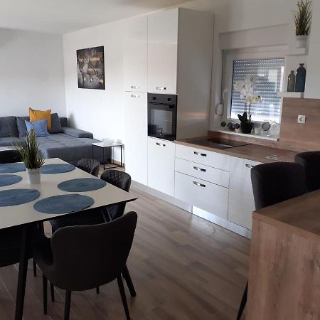 Adria-Appartment-Island-Vir #Sea #Beach #Wifi #Privateparking #Netflix Buitenkant foto