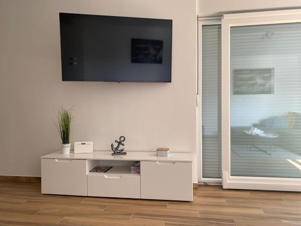 Adria-Appartment-Island-Vir #Sea #Beach #Wifi #Privateparking #Netflix Buitenkant foto